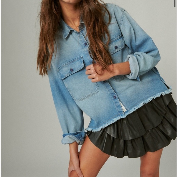Lucky Brand Raw Edge Cropped Denim Button Up Shirt - Picture 5 of 6